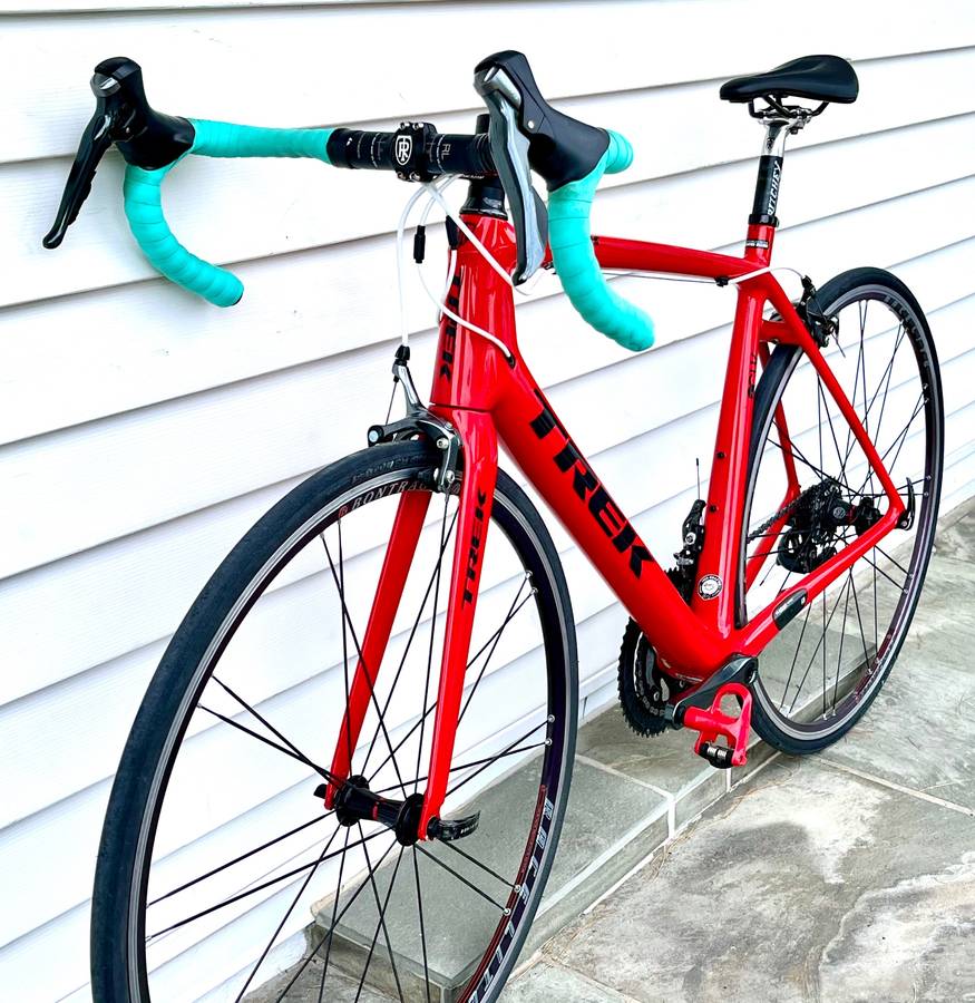 M/L (56cm) Trek Madone 4 Series Full Carbon Fiber Road Bike