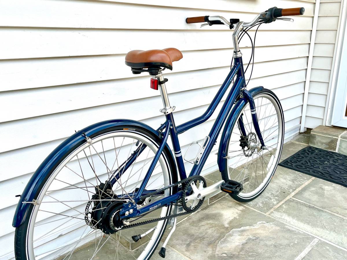 Like-New, Medium Priority Turi Cruiser Bicycle, IGH Belt Drive