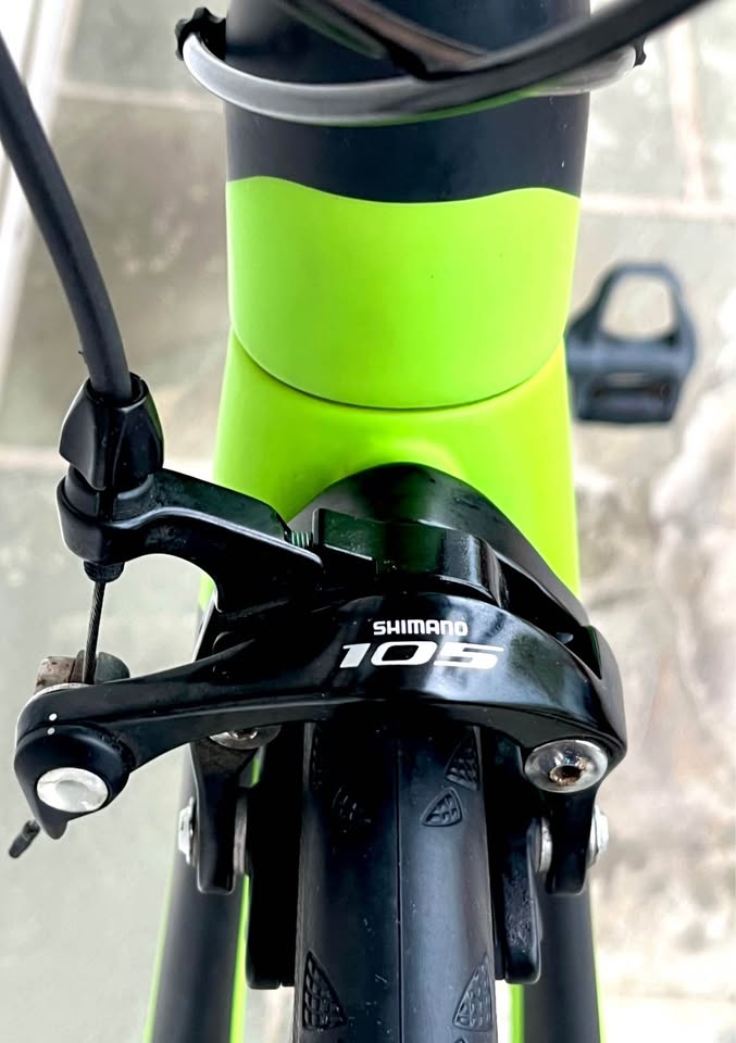 XL (61cm) Cannondale Synapse Carbon Fiber Road Bike, Shimano 105