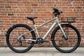 Cannondale Treadwell Neo 2 EQ — Brick Wall, Neutral Lighting